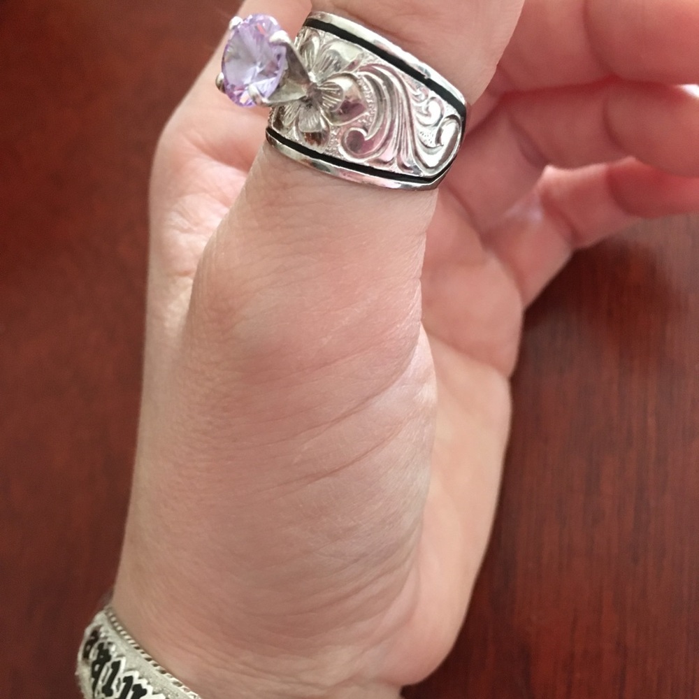 Hawaiian 2Kt CZ Heirloom Solitaire Ring S Silver - Picture 2 of 8